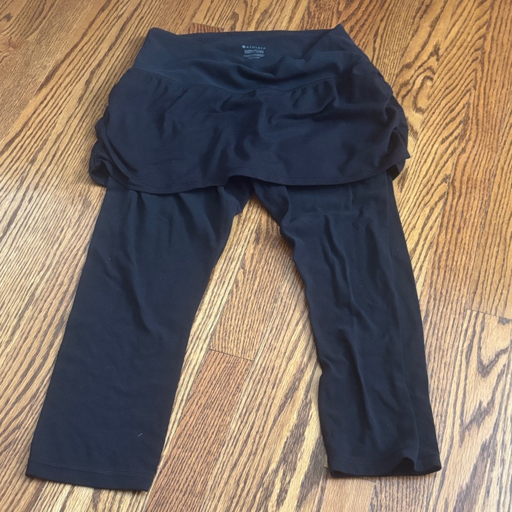 Black elation 2-1 capri Leggings